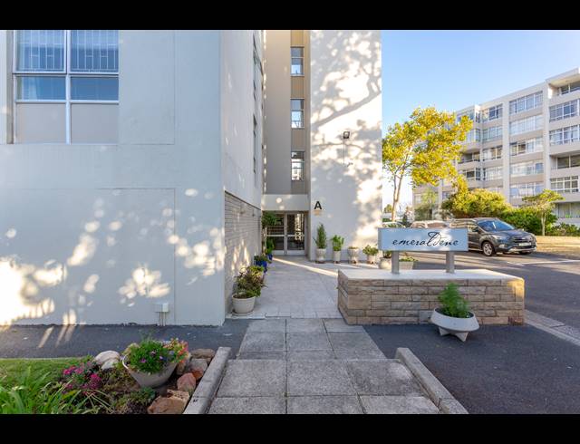 2 BEDROOM APARTMENT RENTED IN WYNBERG UPPER